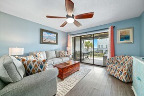 Smart TV - NEWLY RENOVATED! OUTDOOR POOL, BEACH SIDE CONDO (Orange Beach)