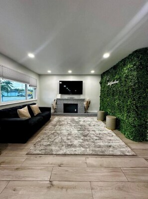 Interior - Get away in the gardens

 (Miami)