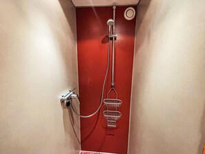 Hårføner og håndklær