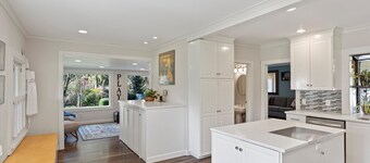 Farmhouse & Creekside Get-Away on hidden acreage in historical downtown Gresham.