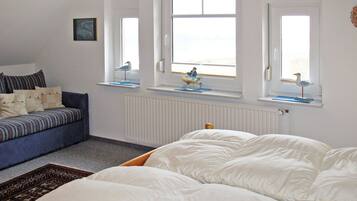 2 Schlafzimmer, Schreibtisch, Bügeleisen/Bügelbrett, WLAN