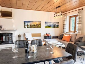 Televisie en een open haard