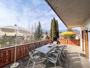 Outdoor dining - LuxuSölk by Interhome (Stein an der Enns)