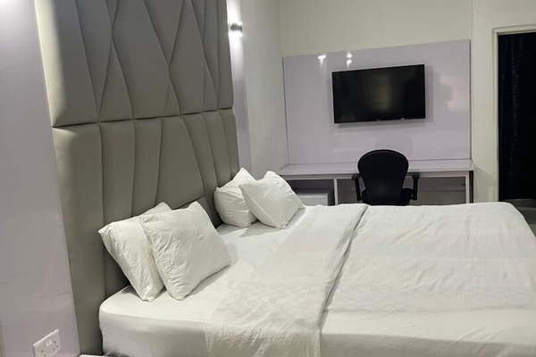 Executive Room | Premium bedding, desk, laptop workspace, bed sheets