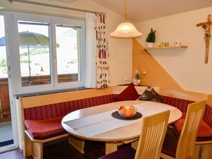 Dining - Ferienglück by Interhome (Kappl)