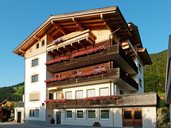 Esterni