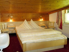 2 عدّة غرف نوم وخدمة الإنترنت