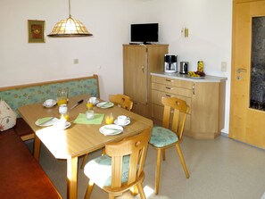 تناول الطعام