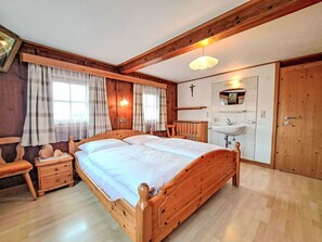5 bedrooms, Internet