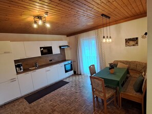 Fridge, microwave, oven, toaster - Waldfrieden by Interhome (Mondsee)