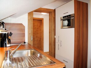 Fridge, oven, dishwasher, toaster - Apartment Lärche by Interhome (Mondsee)