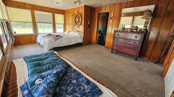 3 bedrooms, bed sheets