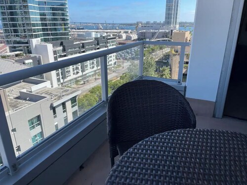 2 bedroom condo across from Petco Park. 31 day minimum stay