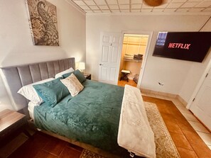 Desk, iron/ironing board, travel crib, WiFi - The Rail House Loft B (Gadsden)