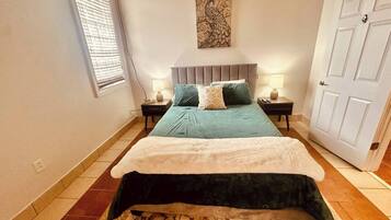 2 bedrooms, desk, iron/ironing board, travel cot