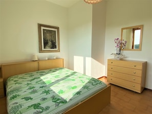 2 bedrooms