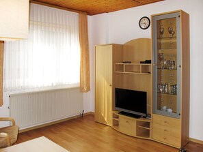 TV, DVD player - Hannemann by Interhome (Horumersiel)