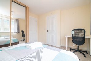 3 bedrooms, iron/ironing board, free WiFi, bed sheets