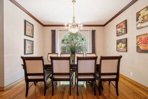 Dining - The Ouachita Hideaway - POOL!! - Entertaining deck! - 2 living areas - Ping Pong (Mountain Pine)