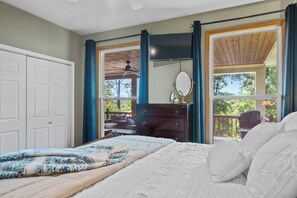 5 bedrooms, desk, iron/ironing board, free WiFi - The Ouachita Hideaway - POOL!! - Entertaining deck! - 2 living areas - Ping Pong (Mountain Pine)