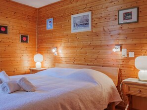 3 bedrooms, iron/ironing board, WiFi