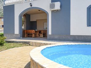 Pool - Apartment Golic by Interhome (Karlobag)