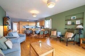 TV - Dingle Harbour Hideaway (Dingle)