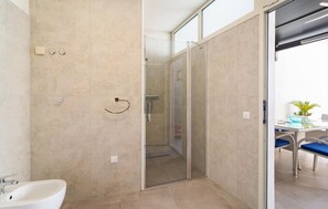 Shower, hair dryer - 3 bedroom stunning home in Selca (Selca)