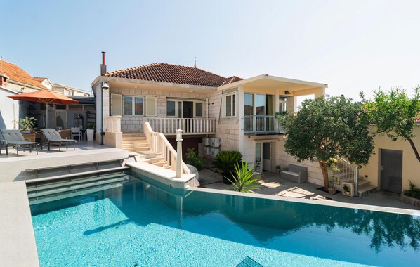 Pool - 3 bedroom stunning home in Selca (Selca)