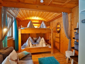 9 bedrooms, Internet