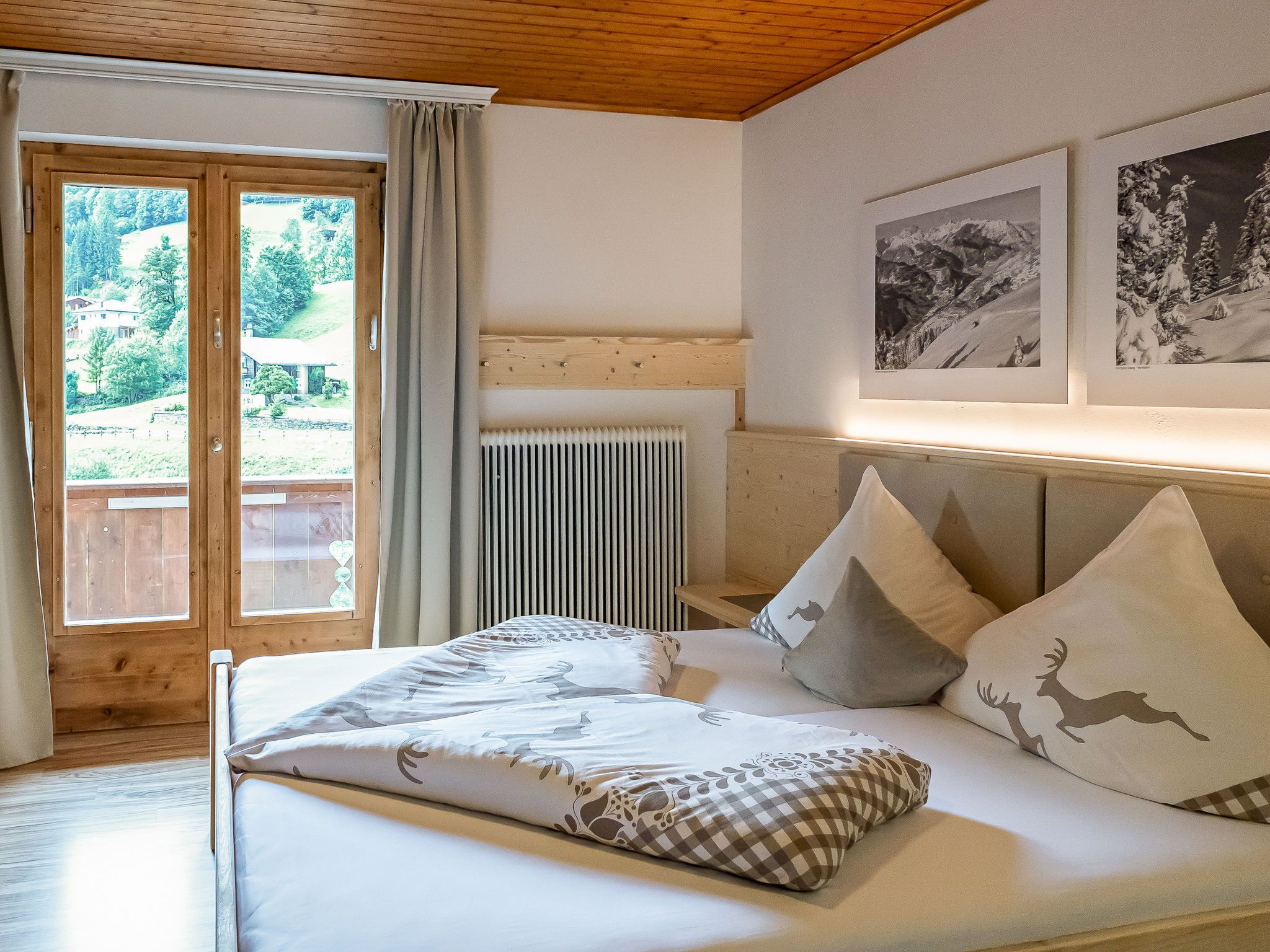 9 chambres, accès Internet