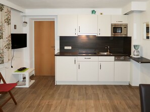 Fridge, microwave, dishwasher, cookware/dishes/utensils - Apartment Leni by Interhome (Fliess/Landeck/Tirol West)