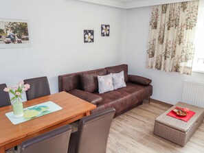 TV - Apartment Leni by Interhome (Fliess/Landeck/Tirol West)