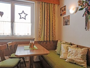 Dining - Daheim – Talblick by Interhome (Sankt Leonhard im Pitztal)