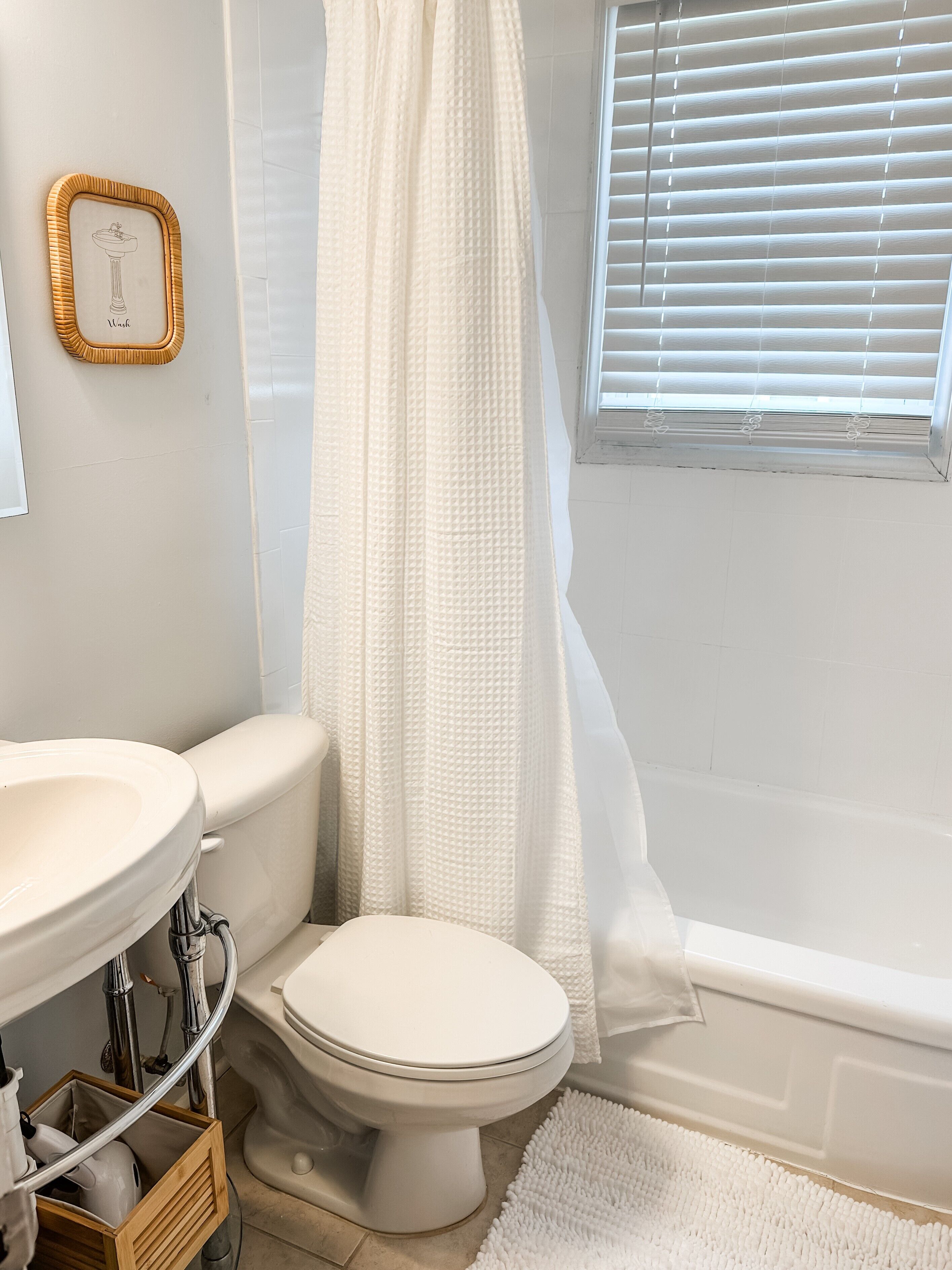 Haartrockner, Handtücher, Toilettenpapier