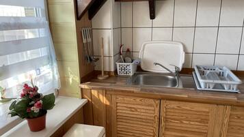 Refrigerador, microondas, horno y periquera