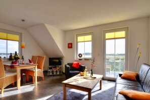 TV, stereo - Chic vacation apartment with sea view - rügenreif Holiday apartment no. 03 - rügenreif (Mönchgut)