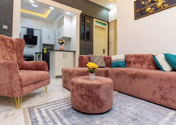 Living area - Nhyira by Judisol Apartments. Your Home Away From Home! (ACCRA)
