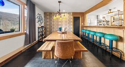 Vibrant & Cozy Getaway with Artistic Touches and Modern Comforts