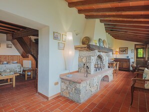 Interior - La Grotta by Interhome (Camaiore)