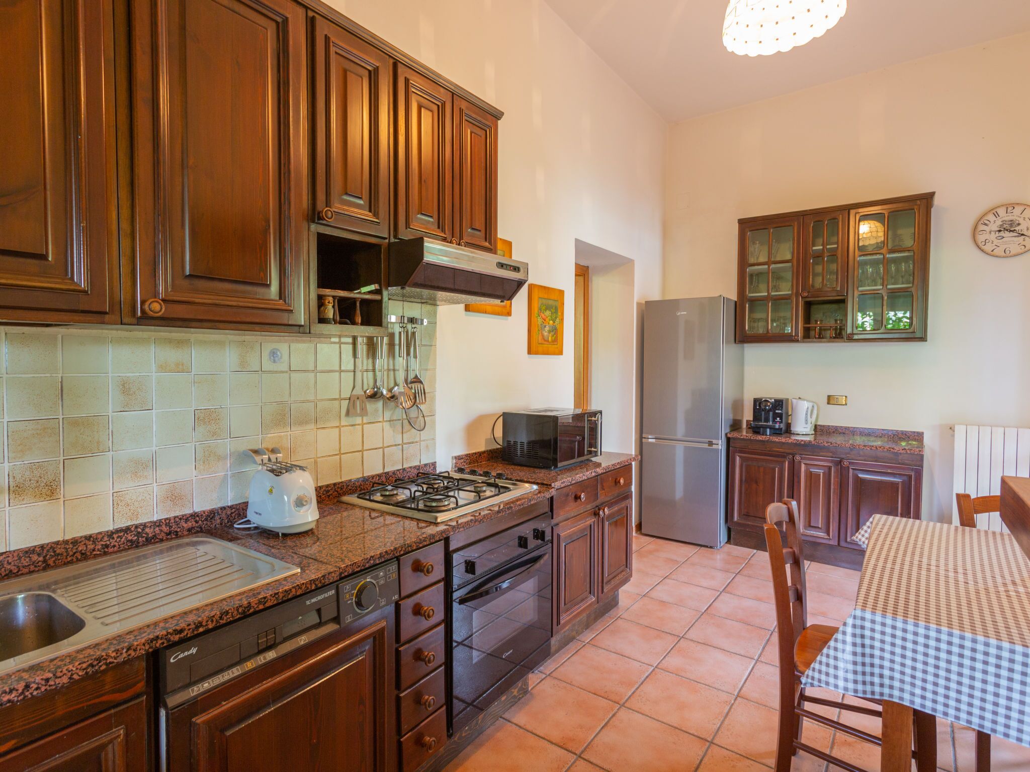 Frigorifero, microonde, forno, lavastoviglie