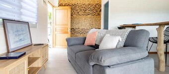 Koa bungalow 50 m from a private white-sand beach + kayak