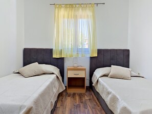 6 bedrooms, WiFi