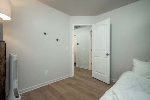 Pet-friendly home minutes from Downtown/UGA Campus