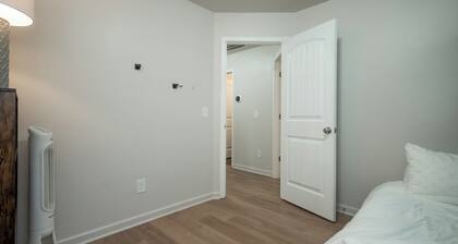 Pet-friendly home minutes from Downtown/UGA Campus