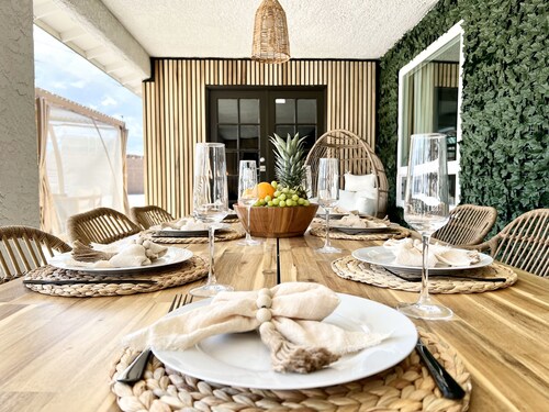 7x4 Oasis with heated pool + spa + outdoor living + lots of parking