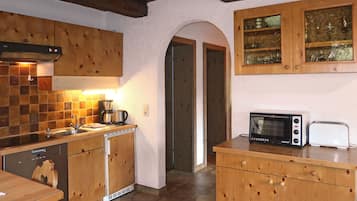 Kühlschrank, Ofen, Geschirrspüler, Toaster