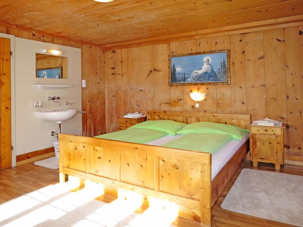 5 bedrooms, Internet