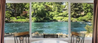 Cottage along Deschutes River Trail w Epic Views