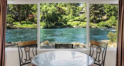 Cottage along Deschutes River Trail w Epic Views
